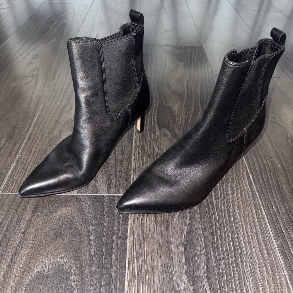 Veronica Beard Black Leather women’s ankle booties